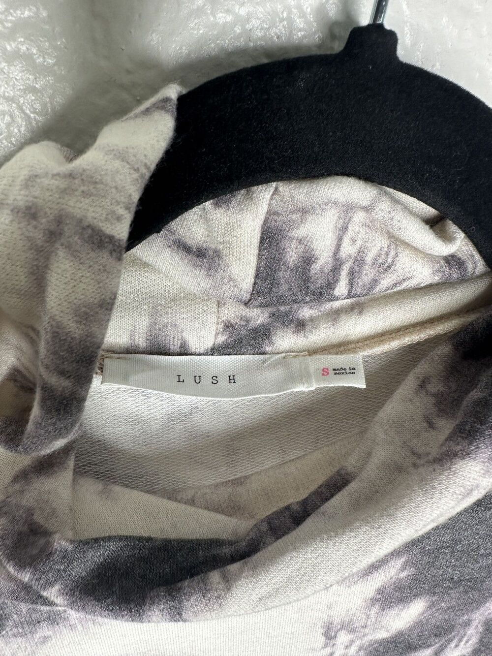 Lush Sweater Womens Small Tie Dye Pullover Drawstring Hem Cozy Top Black White - Picture 2 of 6